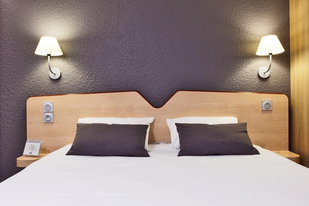 Kyriad Hotel Laval Dış mekan fotoğraf