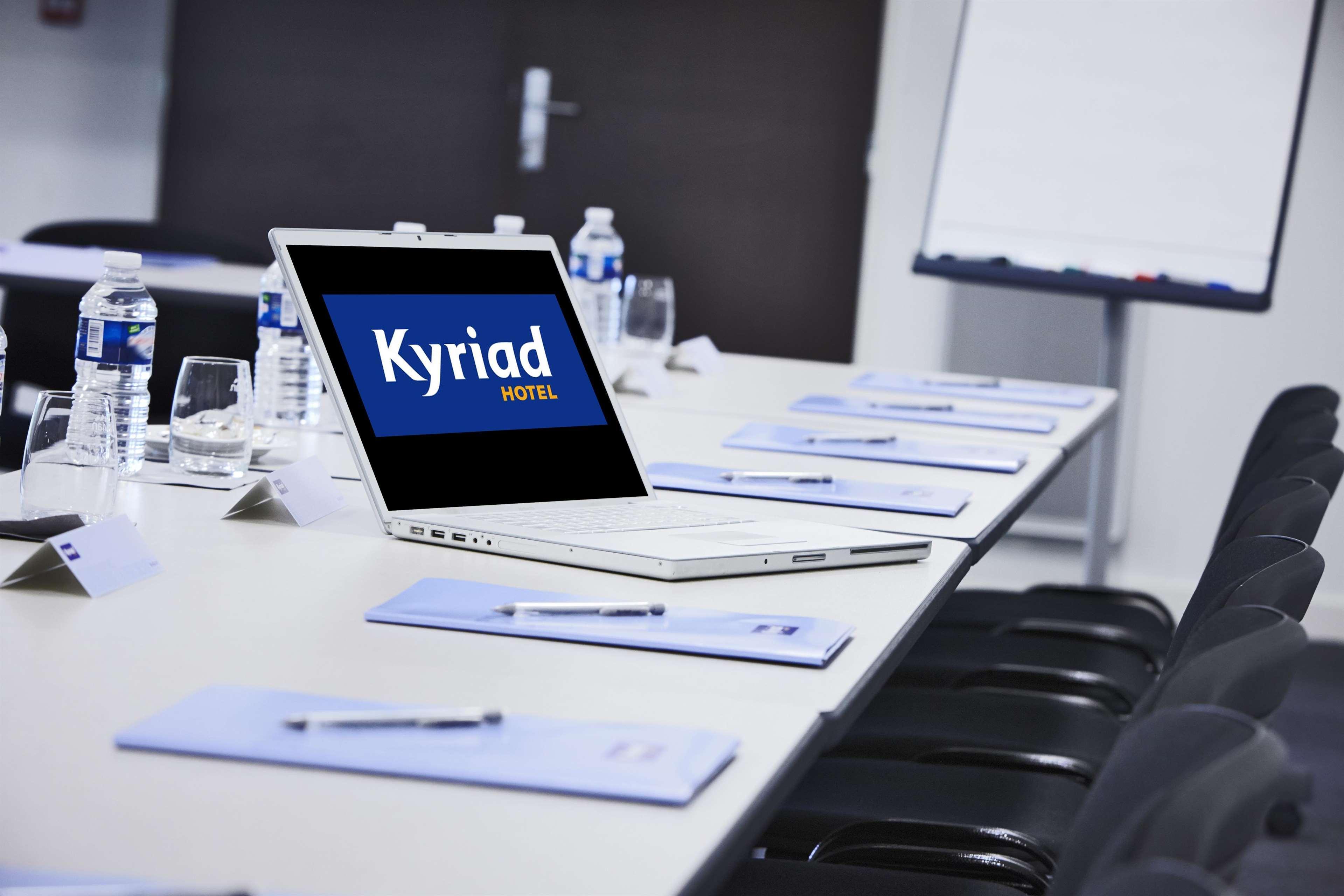 Kyriad Hotel Laval Dış mekan fotoğraf