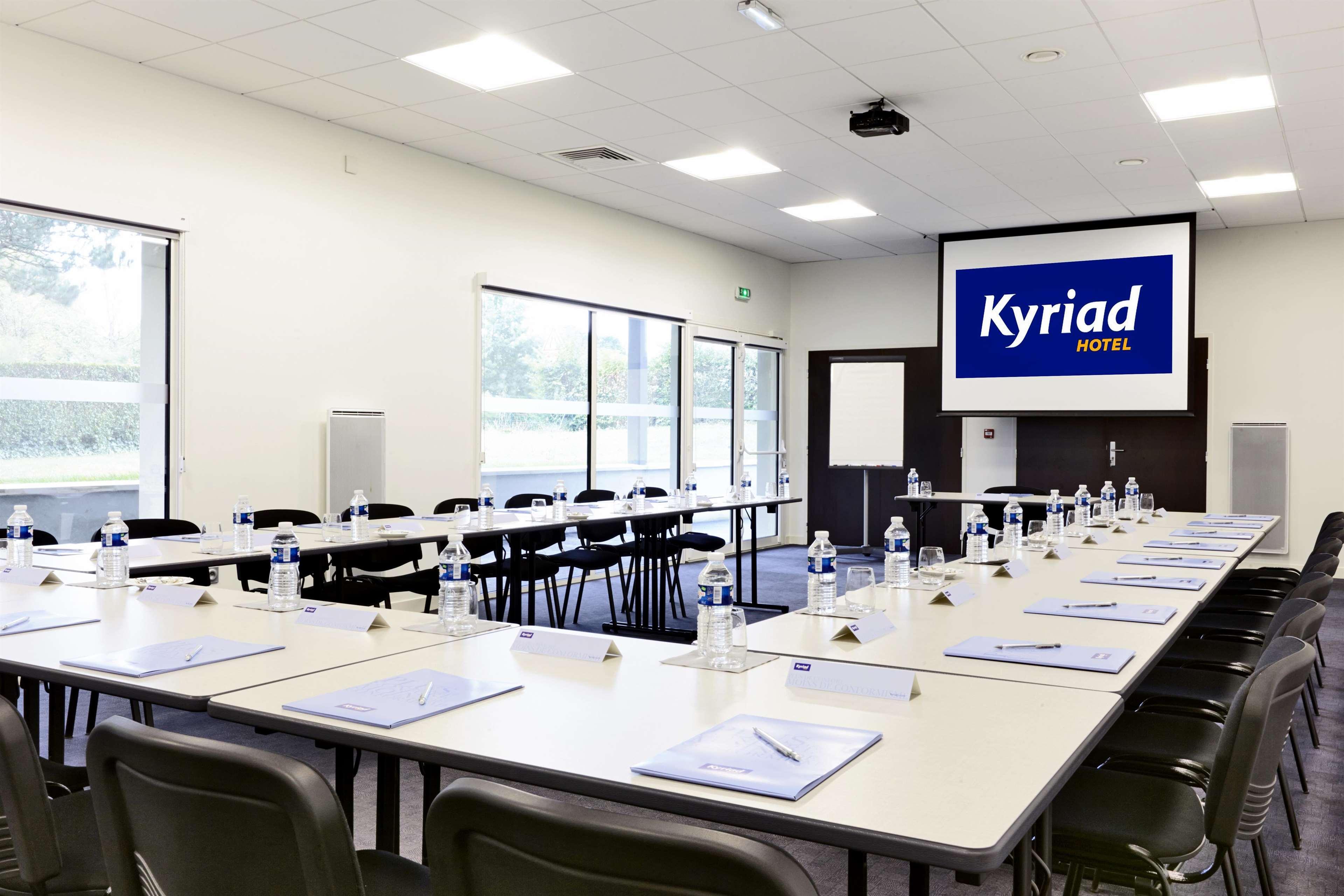 Kyriad Hotel Laval Dış mekan fotoğraf